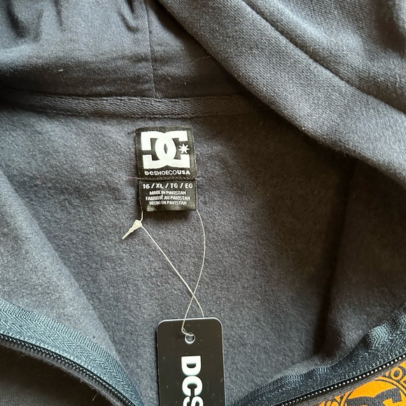 DC zip up hoodie - Picture 2 of 3